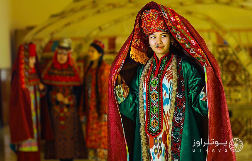 Uzbek folk costumes